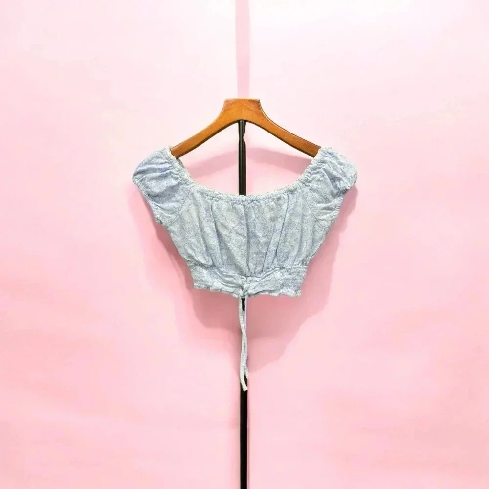 Woman’s aeropostale crop